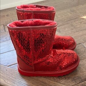 UGG Classic II Gel Red Heart Boots 12M